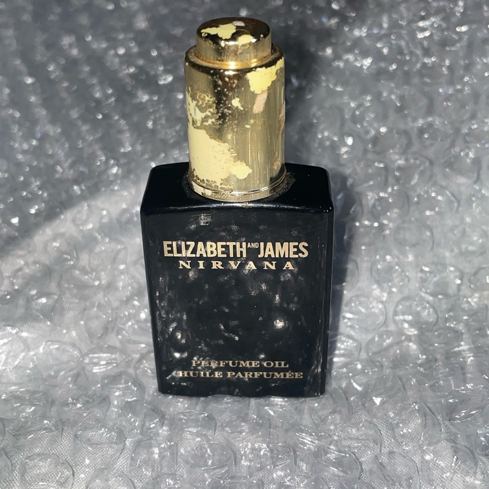 Elizabeth & james nirvana black perfume oil